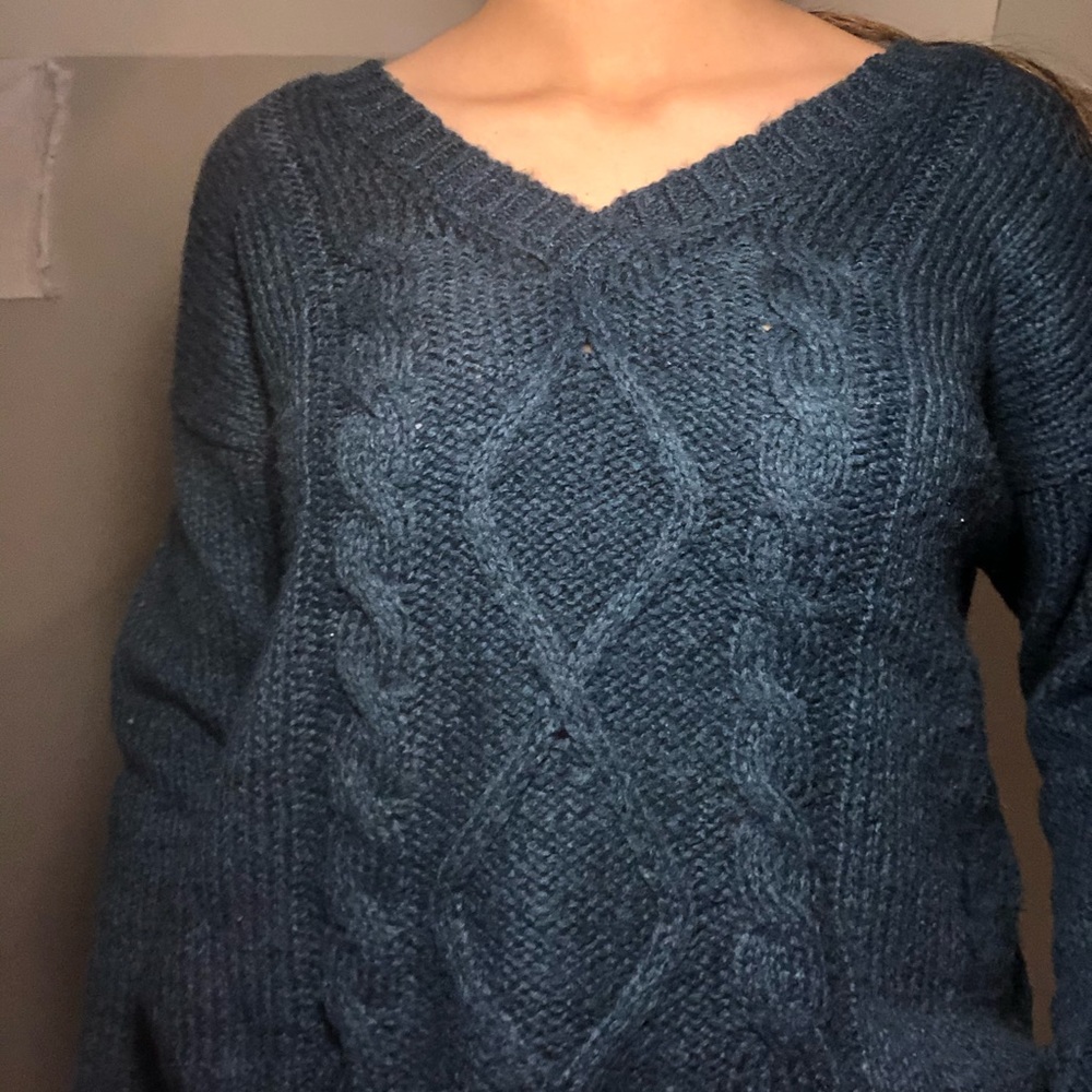 Cable knit sweater - Picture 2 of 2